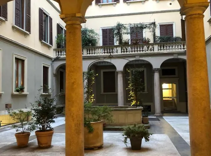 Youhosty - Del Lauro 6 * 밀라노